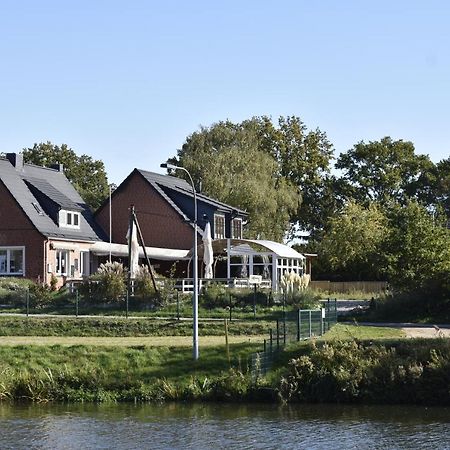 Pension Zur Schleuse Garni Am Elbe Luebeck - Kanal In Witzeeze エクステリア 写真
