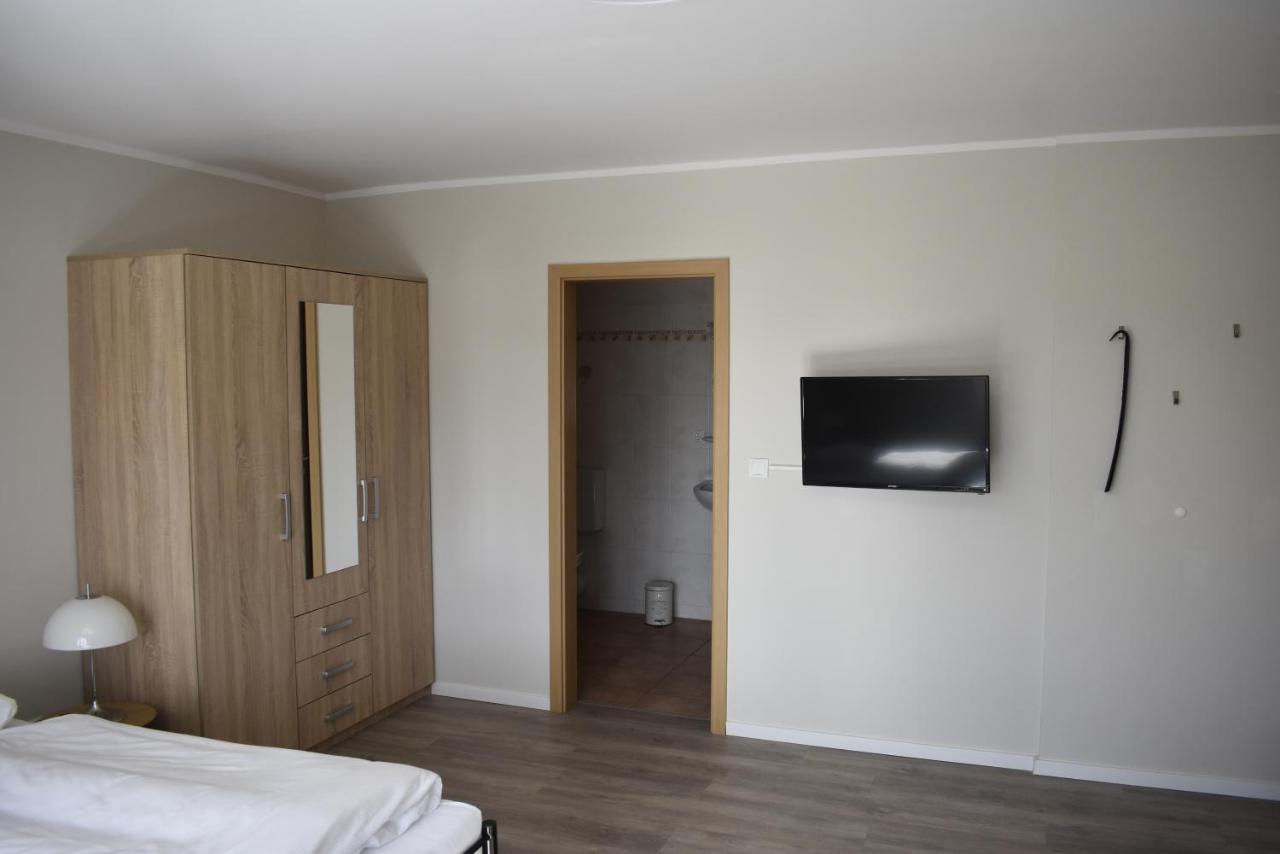 Pension Zur Schleuse Garni Am Elbe Luebeck - Kanal In Witzeeze エクステリア 写真