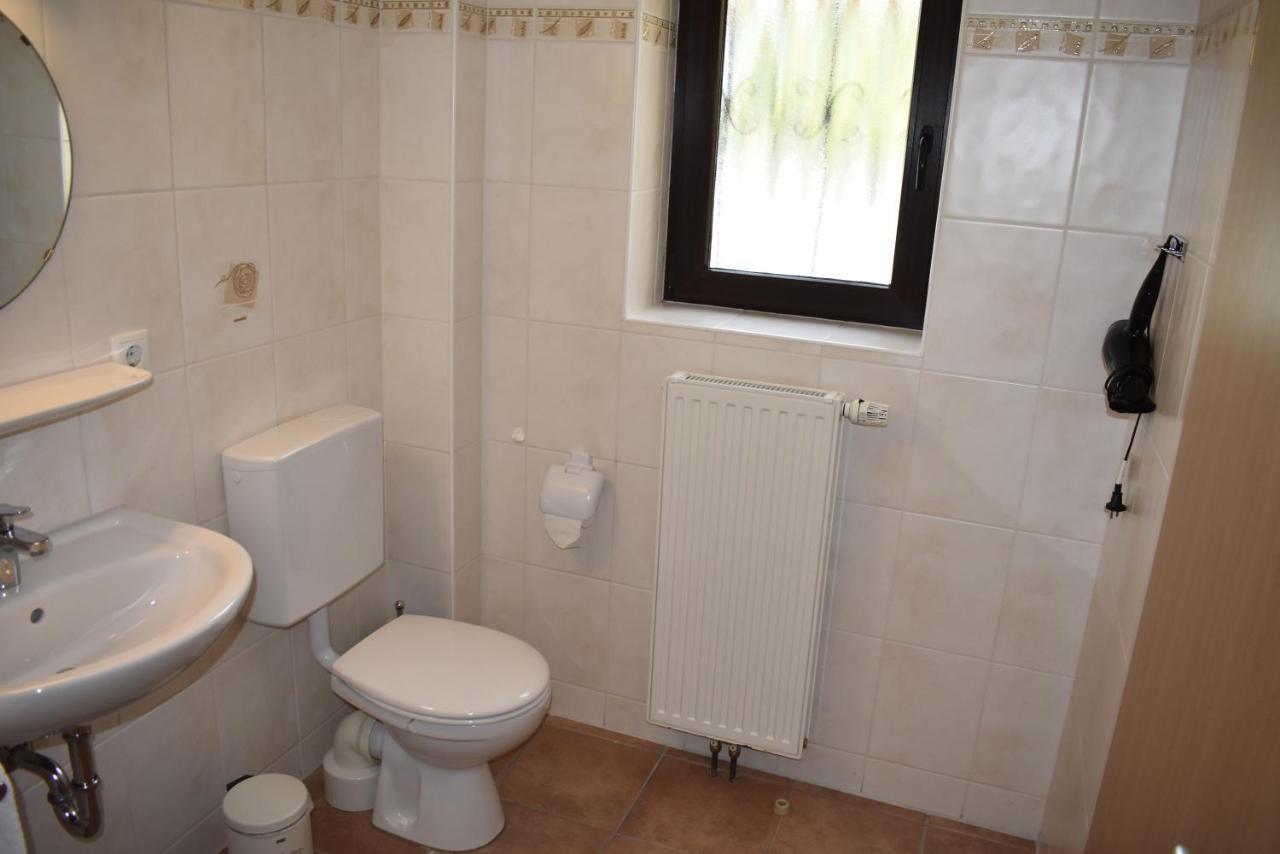 Pension Zur Schleuse Garni Am Elbe Luebeck - Kanal In Witzeeze エクステリア 写真
