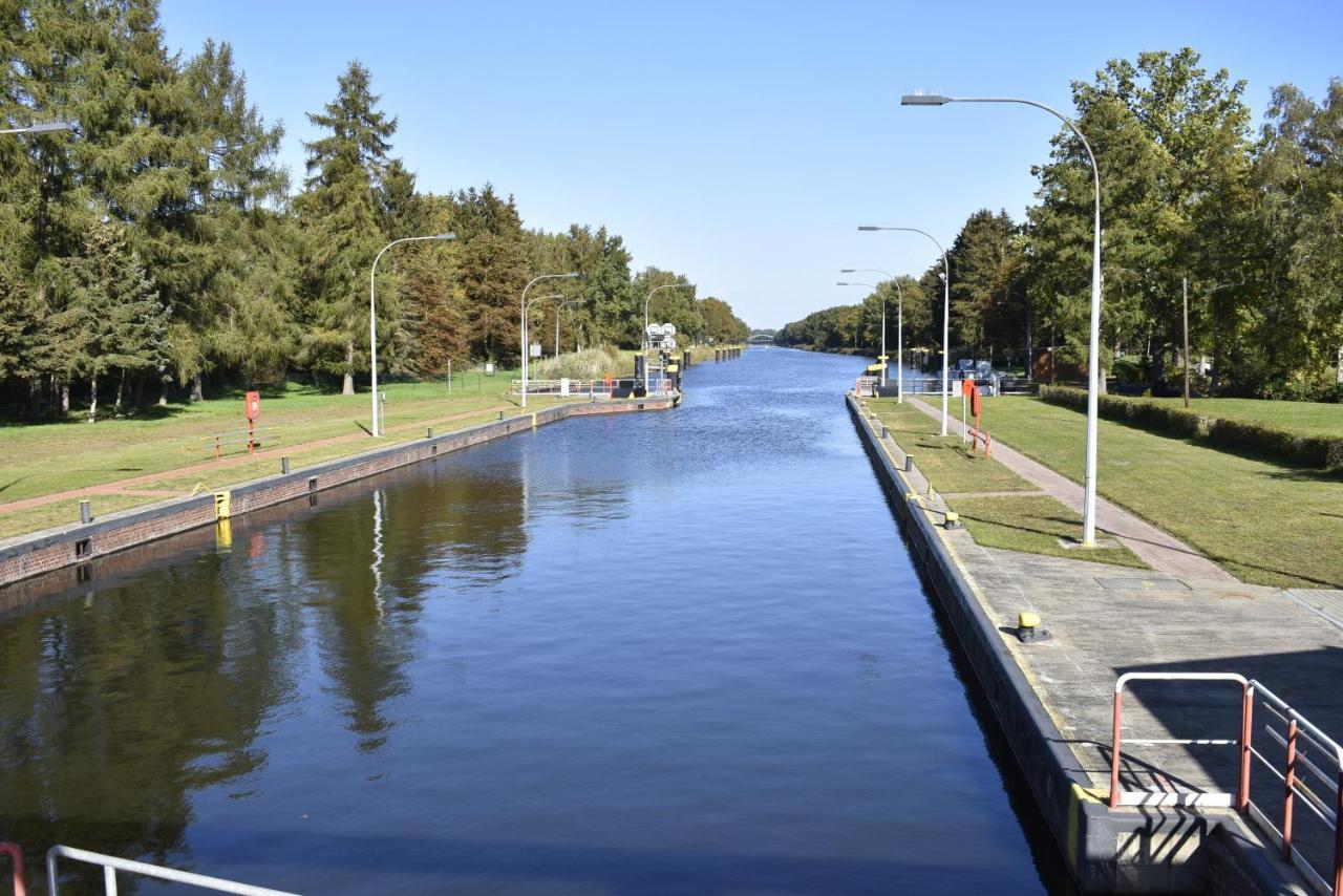 Pension Zur Schleuse Garni Am Elbe Luebeck - Kanal In Witzeeze エクステリア 写真