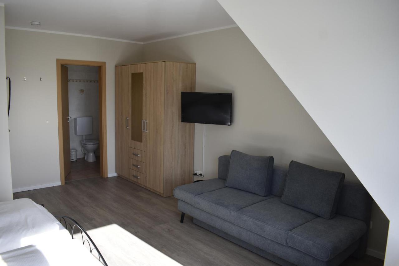 Pension Zur Schleuse Garni Am Elbe Luebeck - Kanal In Witzeeze エクステリア 写真