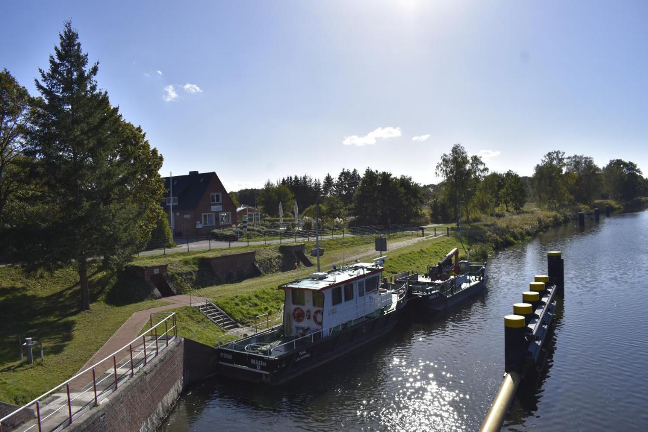 Pension Zur Schleuse Garni Am Elbe Luebeck - Kanal In Witzeeze エクステリア 写真