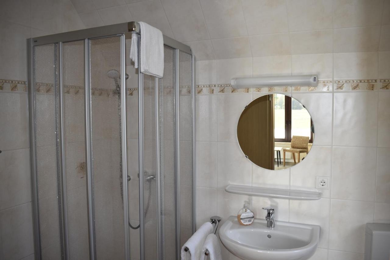 Pension Zur Schleuse Garni Am Elbe Luebeck - Kanal In Witzeeze エクステリア 写真