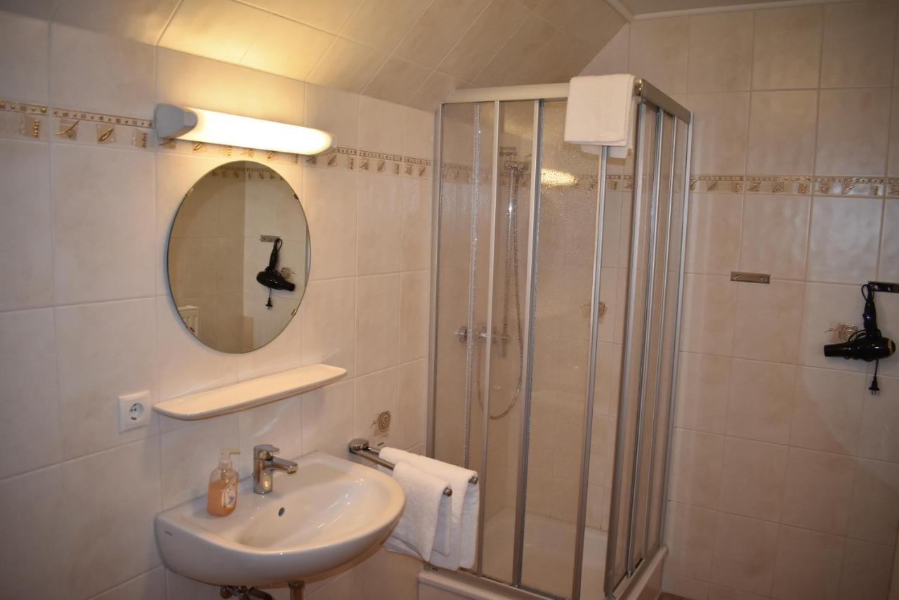 Pension Zur Schleuse Garni Am Elbe Luebeck - Kanal In Witzeeze エクステリア 写真