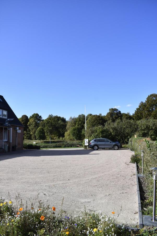 Pension Zur Schleuse Garni Am Elbe Luebeck - Kanal In Witzeeze エクステリア 写真