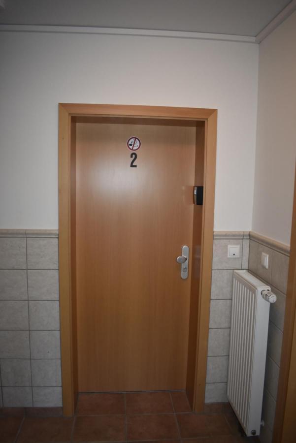Pension Zur Schleuse Garni Am Elbe Luebeck - Kanal In Witzeeze エクステリア 写真