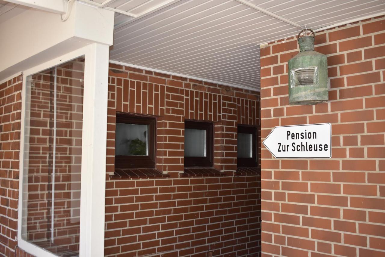 Pension Zur Schleuse Garni Am Elbe Luebeck - Kanal In Witzeeze エクステリア 写真